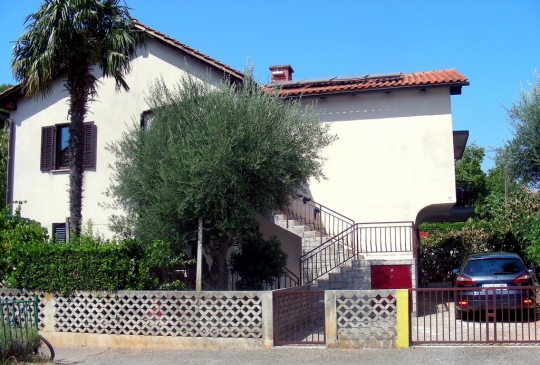Apartmán JANEZIČ v Novigradu - Istrie - společný zahradní gril.